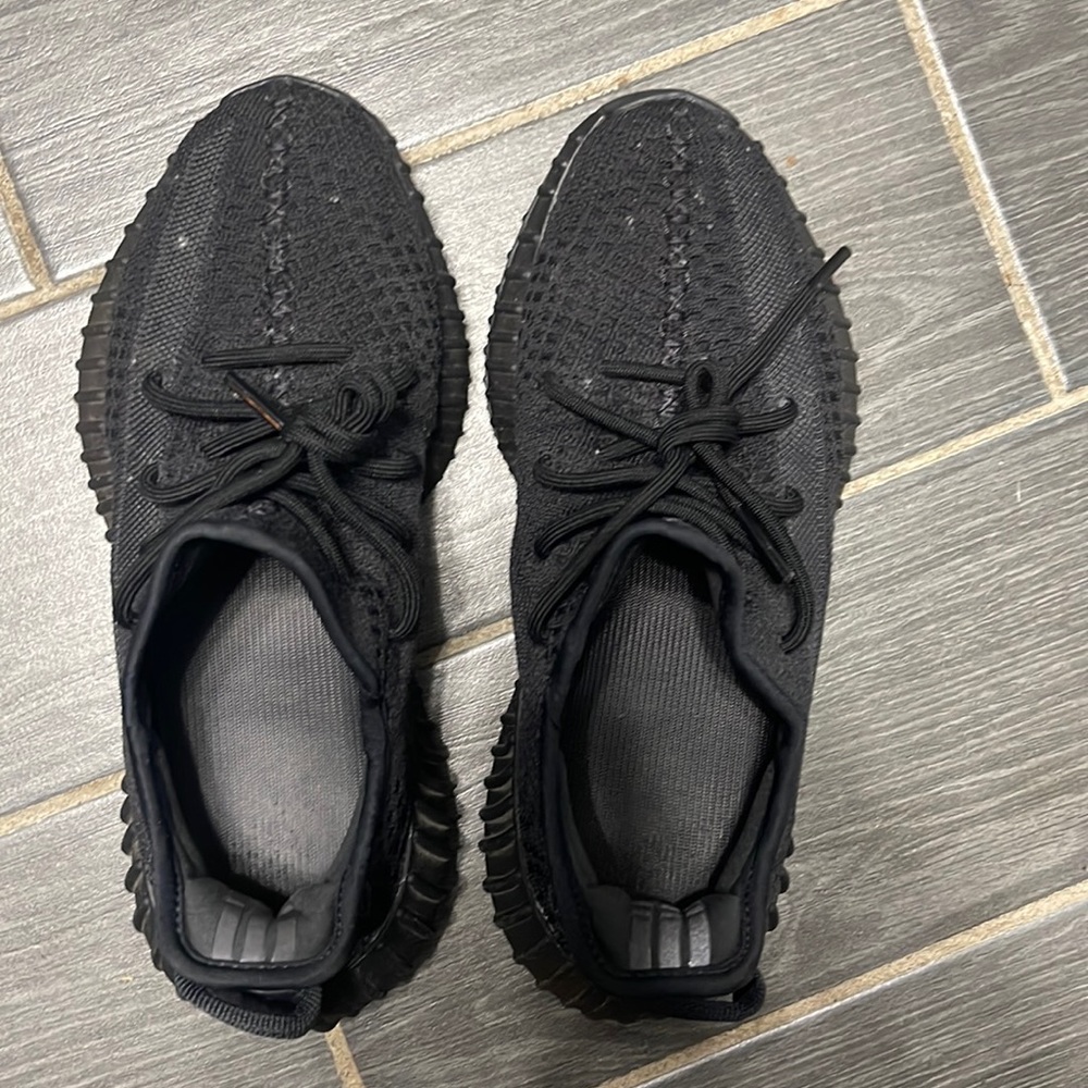Yeezy boost V2